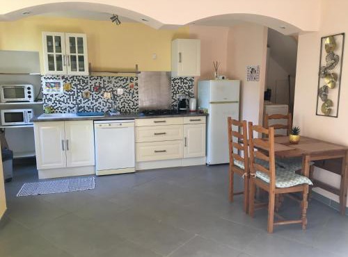 Appartement climatisé 1 à 4 personnes avec belle terrasse