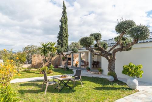 Armando Cottage - Private Nature Retreat with BBQ to Experience Magical Greek Hospitality By Villa Mana Gers