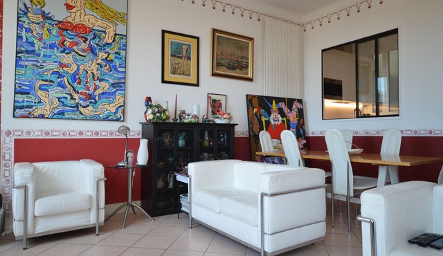 Art Déco 2 Bd Apartment Forville
