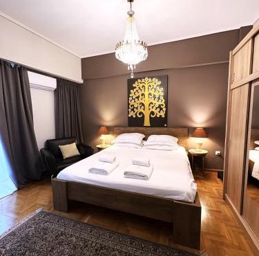 Art Interior Apartment in Athens next to Metro Stations & All Hospitals