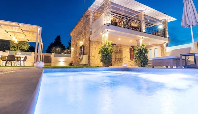 Artemis Luxury Villa