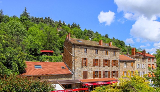 Awesome apartment in Saint-Félicien with WiFi