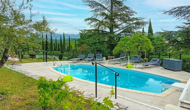 Awesome home in Saint-Laurent-du-Verdo