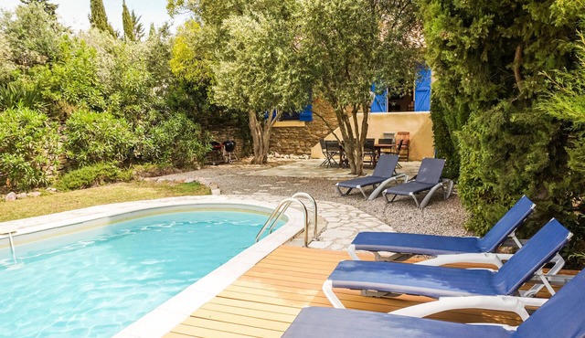 Awesome home in Siran