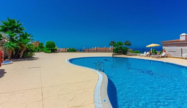Azurea Private Retreat - Adults Only - Luxury Terrace & Sunset Pool w/Sea Views
