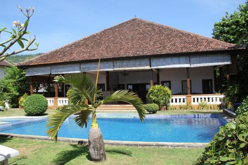 Bali Vakantie Verhuur - Beach Villa Mimpi, Mount Agung view, Amed, Bali