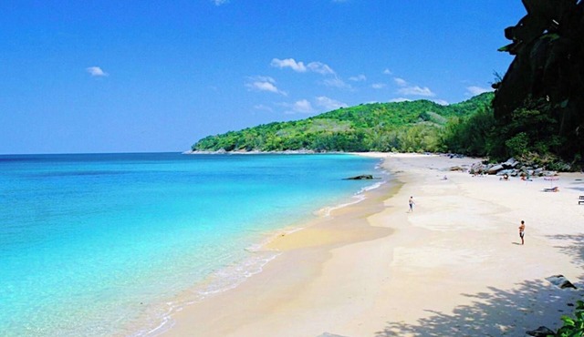 Beachfront 120sqm 2BR with Private Plunge Pool on stunning Naithon beach