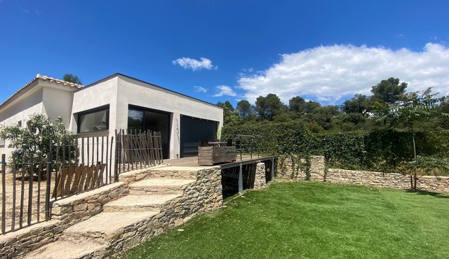 Beautiful air-conditioned Garrigue house