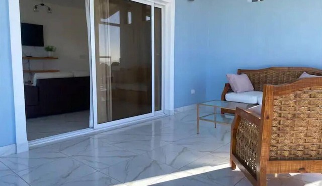 Beautiful Condo w/Large Balcony