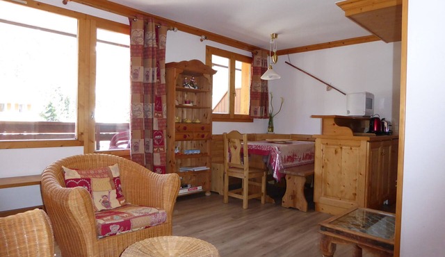 Beautiful apartment in Pralognan center with parking