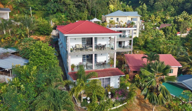 Beautiful studio with AC in charming Anse Royale