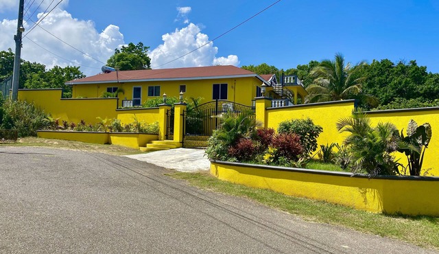Beautiful Yellowbird Villa – Your Perfect Escape in the Sun!
