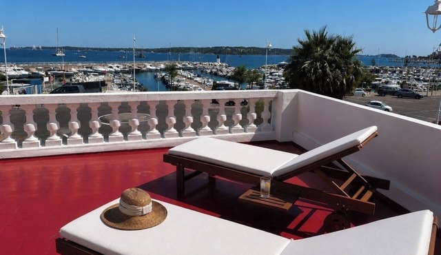 Belle Époque Villa · Cannes Palm Beach · Sea View · Rooftop & Garden