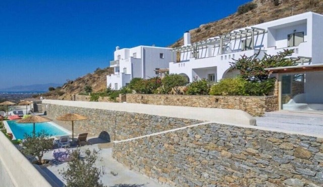 BH052 - C- Naxos