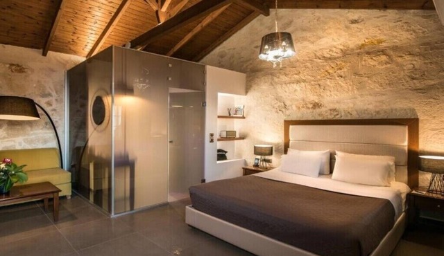 BH253 - C - Suite Heraklion