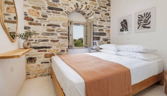 BH720 - C - Suite Naxos