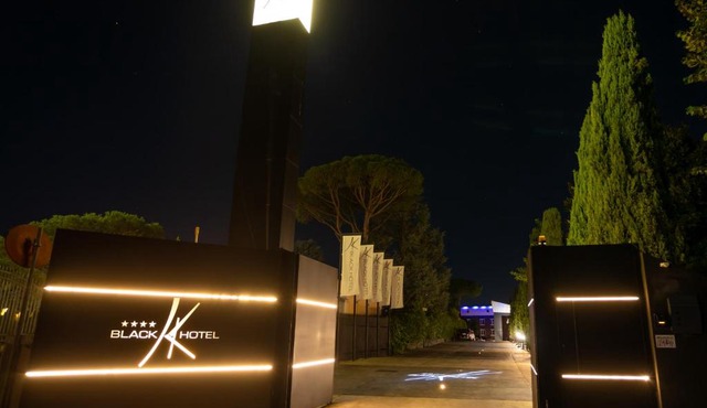 Black Hotel