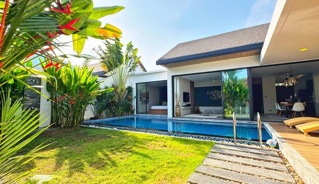 Blue Coral Luxury Villa - Tropical Modern Living