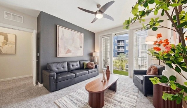 Bright 2BR/2BA Tampa Haven: Productivity & Relaxation