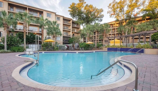 Built for Relaxing Days and Memorable Nights! Outdoor Pool, Unit with Kitchen!