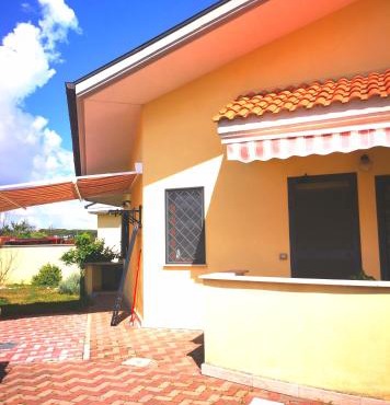 Camera con bagno in Villa