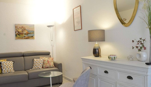 Cap d'Agde - 2-Room Apt, Sleeps 4, Parking, 800m from Beach in Cap d'Agde
