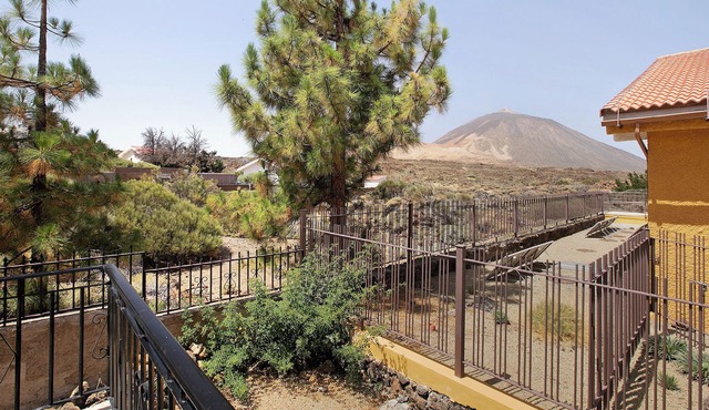 'Casa En Parque Nacional Del Teide' with Sea View, Private Terrace and Wi-Fi