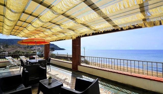 Casa Terry B: A graceful apartment located right on the beach, with Free WI-FI.