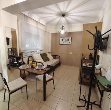 Central Petite Hideaway with Balcony- Near Station
