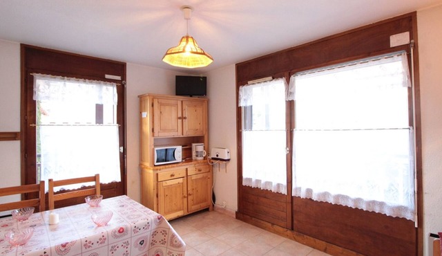 Central studio in Carroz, pets allowed, 5 people