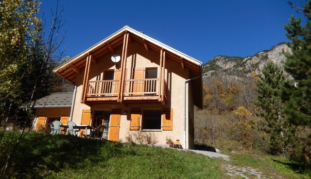 Chalet 10/12 people in the hamlet of Ecrins