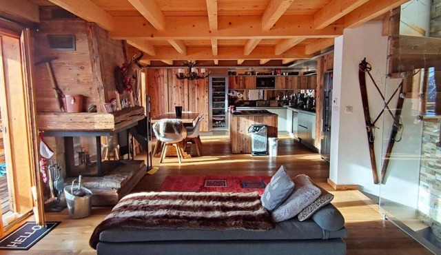 Chalet, 250m from resort center, 2nd floor, view panoramic/ski slopes/mountain, terrace
