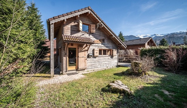 Chalet “6p Comfort – Le Mouflon” with Mountain View, Shared Terrace & Wi-Fi
