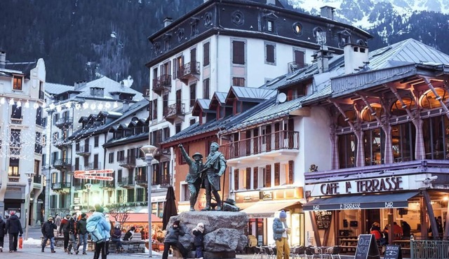 Chalet Bliss: A Luxury Mountain Retreat in Chamonix