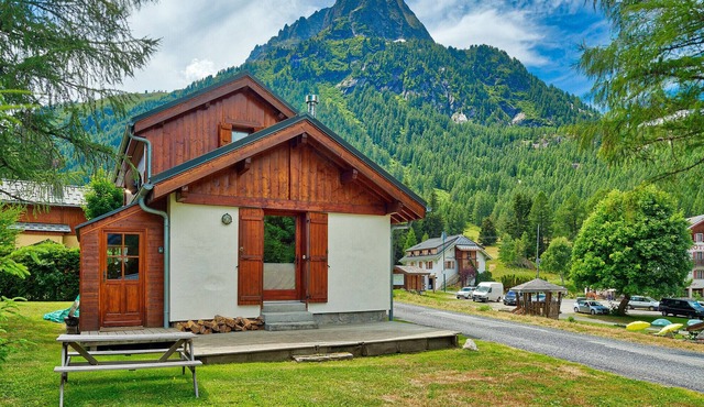 Chalet Buet. Chamonix Holidays. comfortable pretty 3 bedrooms Vallorcine