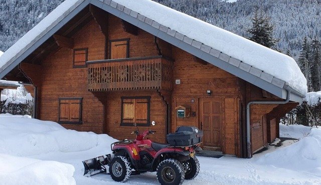 Chalet 'Du Saix' with Mountain View, Balcony and Wi-Fi