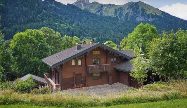 Chalet Chavanette - spacious holiday home for 12 with spa - OVO Network