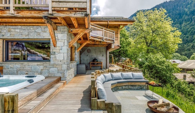 Chalet Grand Duc - Five Bedroom Chalet, Sleeps 12