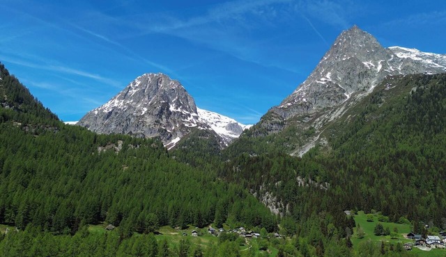 Chalet Montet Forest River Garden Lodge, Vallorcine (Argentiere), France