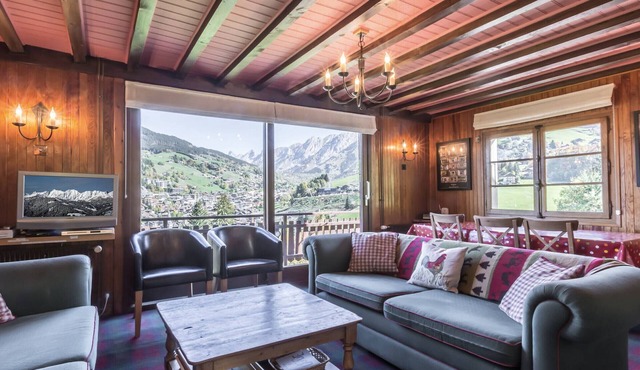 Chalet near slopes, fireplace, pets allowed, garage, WIFI