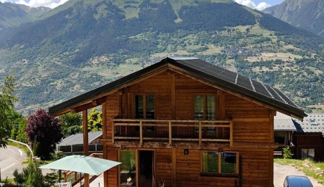 Chalet recent , 5 min télésiège de la Roche, virage 12