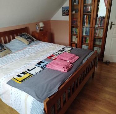 Chambre dans maison avec parking