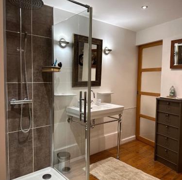 Chambre de charme au coeur du vieux Valence -Confort & Calme