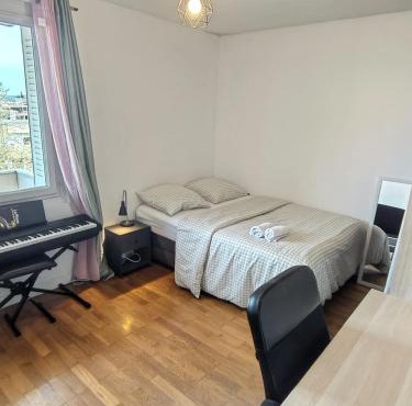 Chambre spacieuse TV Oled, proche Tête d'or