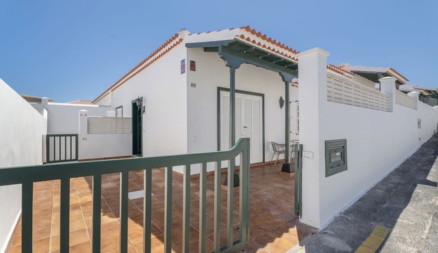 Charming Bungalow Rental in Abades, Spain - Perfect Family Retreat