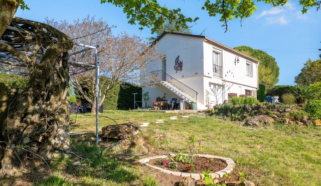 Chez Nana - House in Gard with Garden and Air Conditioning