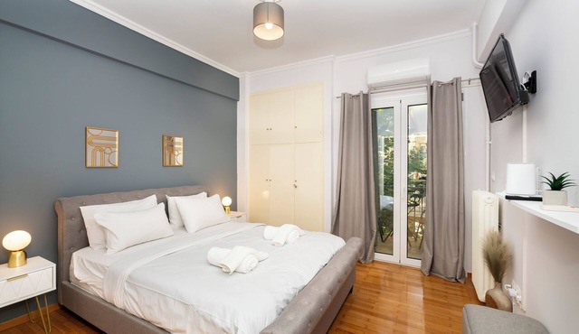 Chic One-Bedroom retreat near Panathenaic Stadium