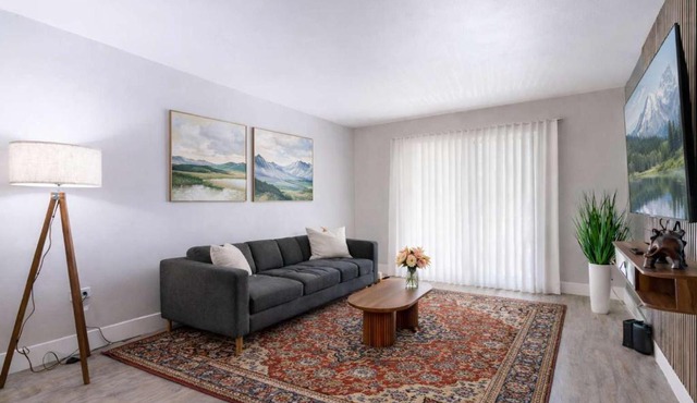 Chic South Tampa Retreat 2 King Beds Pool Gym & Prime Walkable Location
