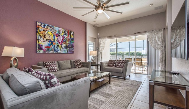 Cinderella Pool Villa - 10 minutes from Disney