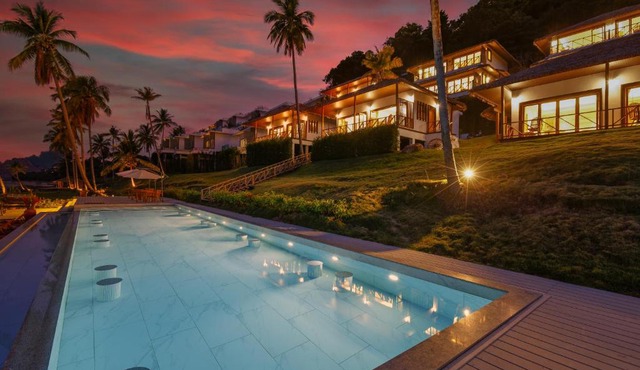 Coconut Grove Resort